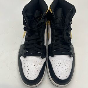 Nike Men's Black and White Sneakers